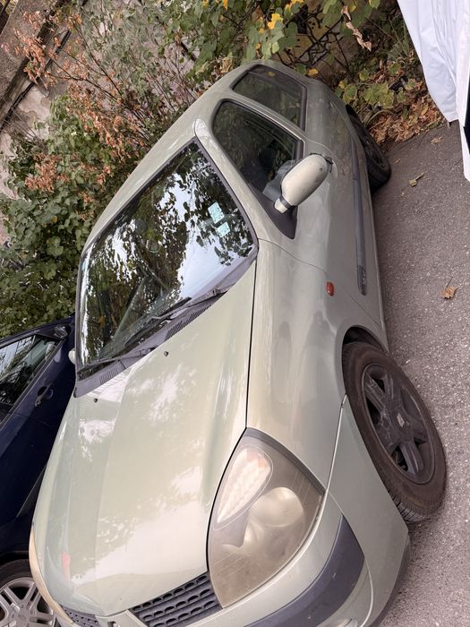 Renault Clio 2001г 1.6 бензин