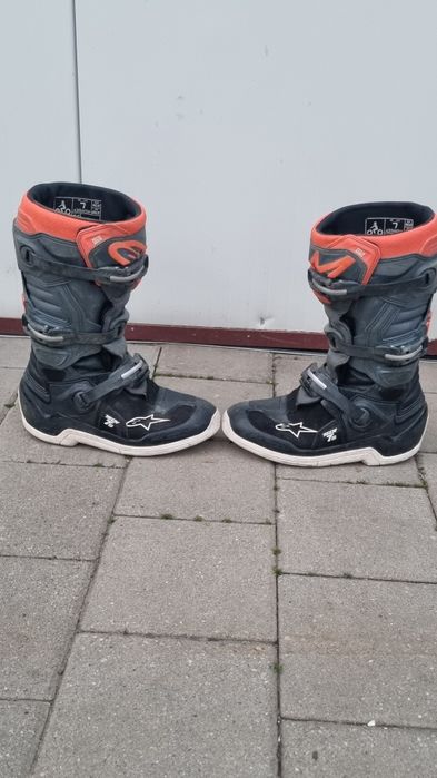 Echipament enduro (bluza pantaloni ghiozdan cizme armura