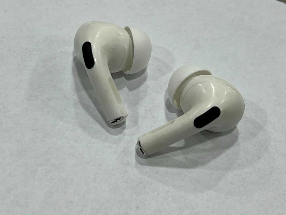 Apple AirPods Pro 2 (2nd Generation)