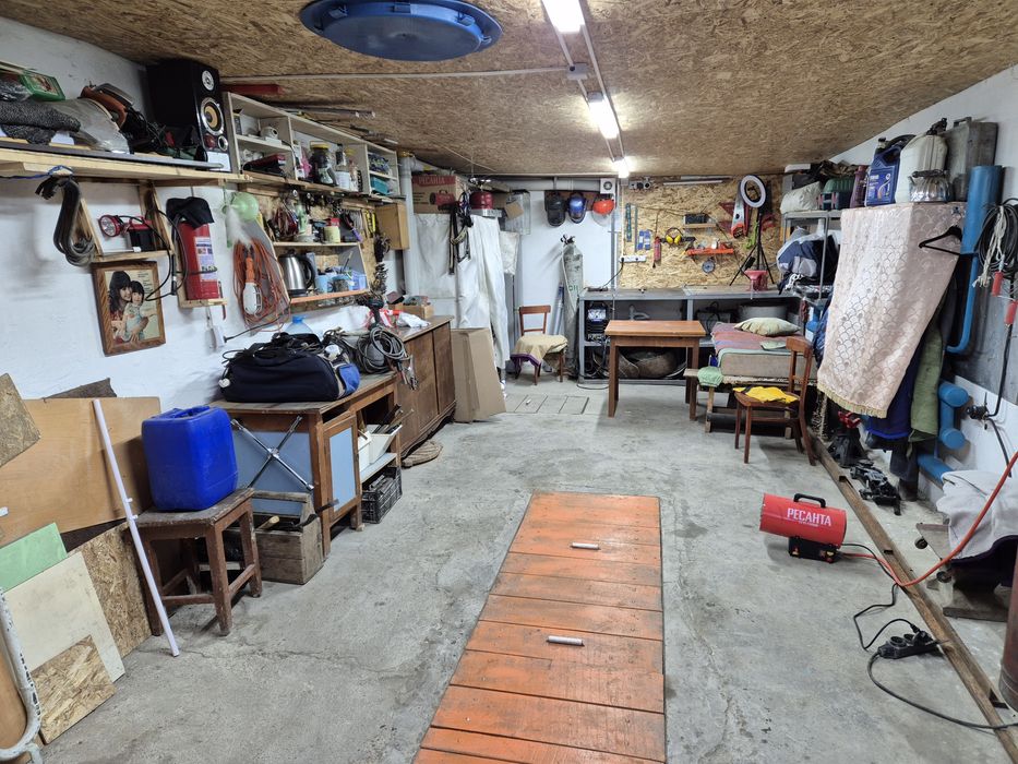 Продам гараж в центре