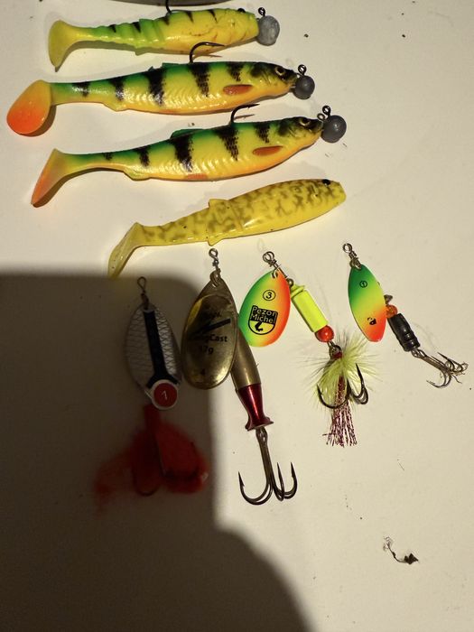 Воблери силикони блесни