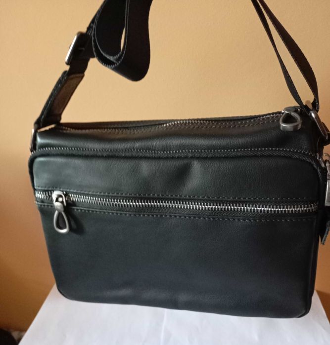 Мъжка чанта. Кросбоди. Естествена кожа. Нов.