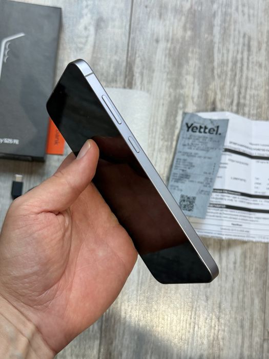 Samsung Galaxy S25 FE  GB 8 GB Ram Dual Sim Гаранционен Като Нов 99 % battery