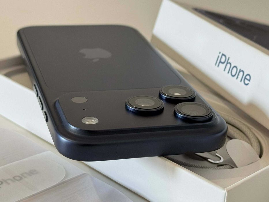 Бартер! Като НОВ! iPhone 17 Pro 256GB Deep Blue (Син) 100%