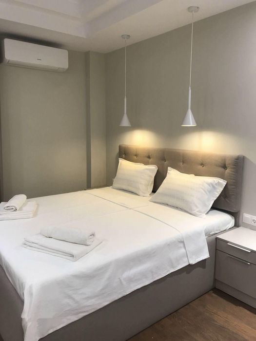 Дава се под наем Двустаен апартамент в София, Център - 70 кв.м за 967.47 € - Снимка #2