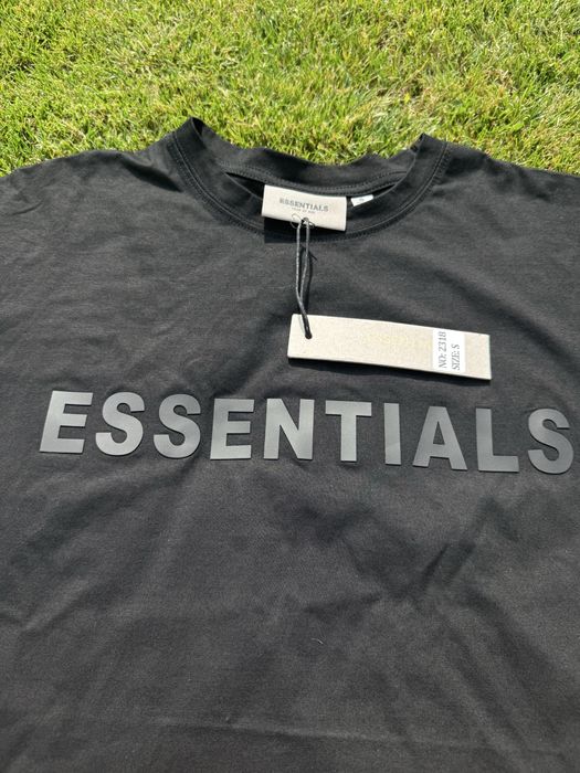 Compleu scurt Essentials / Premium 2026