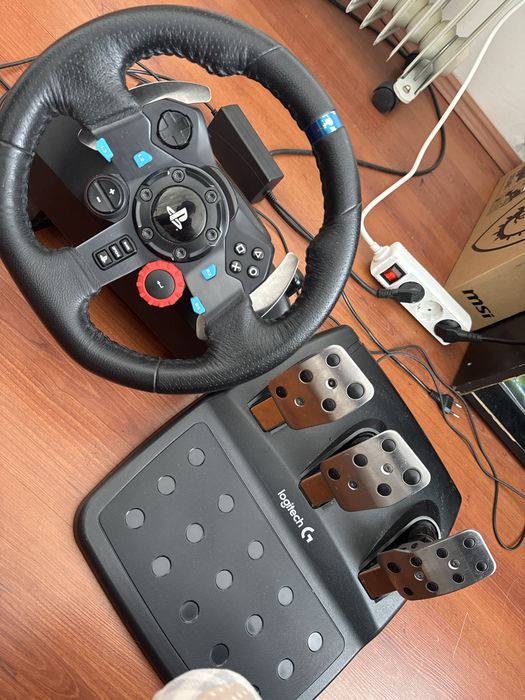 Logitech G29 Driving Force Racing Wheel