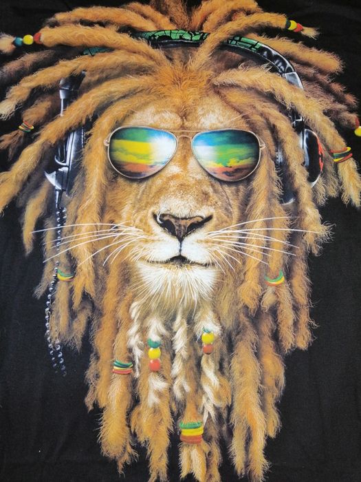 Продам НОВУЮ мужскую футболку