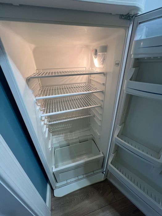 Холодильник vestel