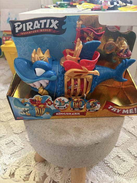 Jucarii noi Piratix Kingshark + Piratix Monster Treasure - noi, sigilate
