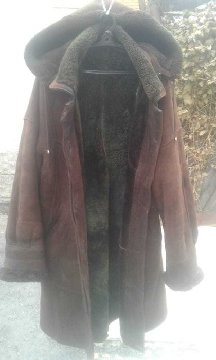 Женская дубленка, р-р 48 - 52, отстегивающийся капюшон, натуральная