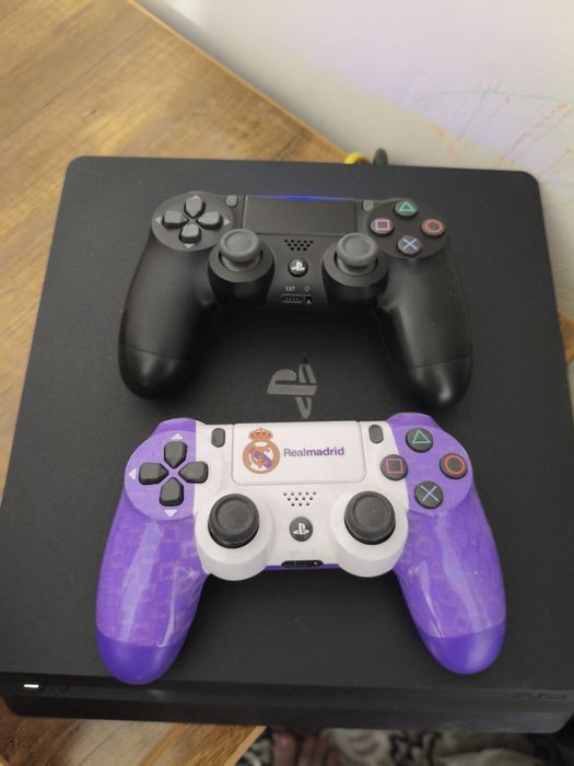 Playstation 4 Slim 1TB