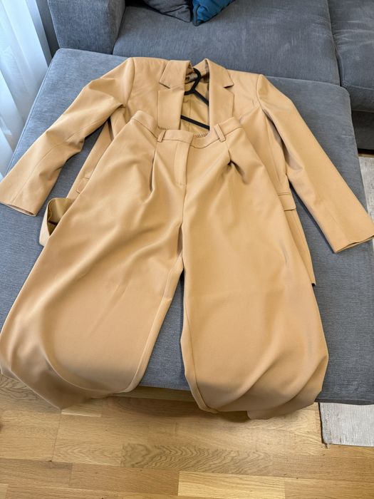 Костюм от две части River Island - сако и панталон- чисто нови
