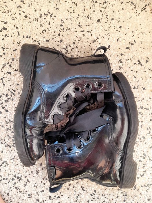Кубинки Doc Martens, номер 40, използвани, но много запазени
