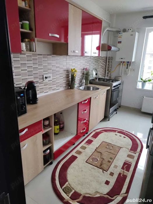 Vand ap. 3 camere, full-decomandat, mai sus de popas pacurari