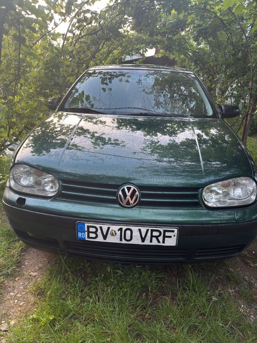 Vând golf impecabil