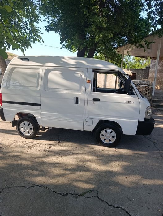 Автомобиль Дамас Van
