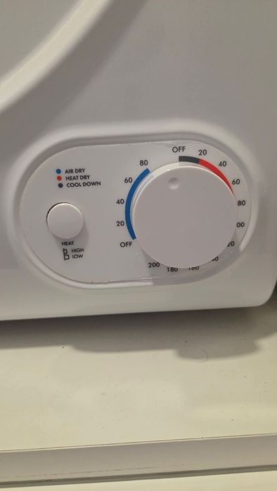 Uscător de rufe dimensiuni reduse