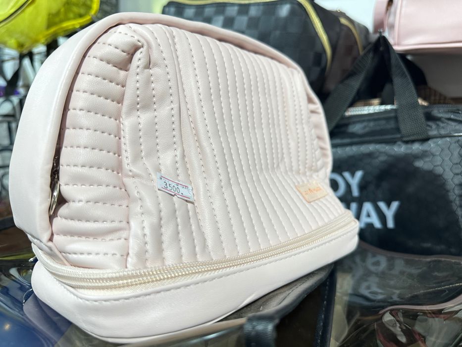 Косметички,сумочек для бани