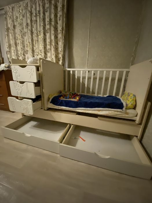 Детская кроватка