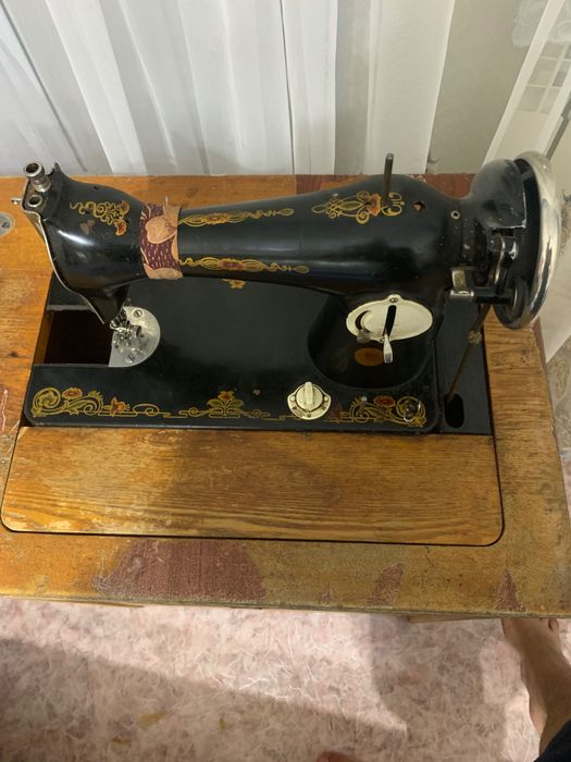 Машинка для сшитья на педальке