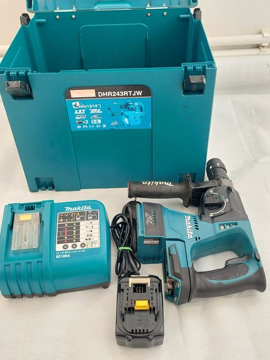 Ciocan rotopercutor makita