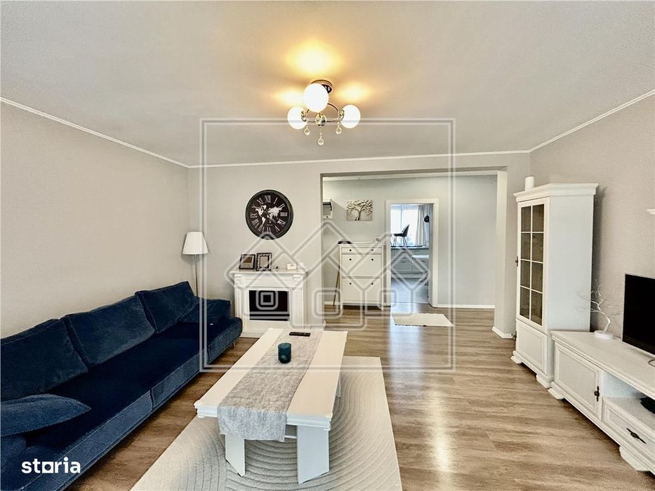 Apartament 3 camere, 77 mpu, terasa 20 mp, 2 locuri parcare, zona buna