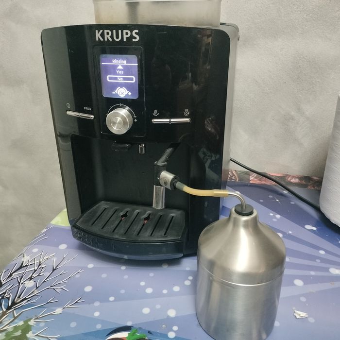 Espressor Krups model EA 8250