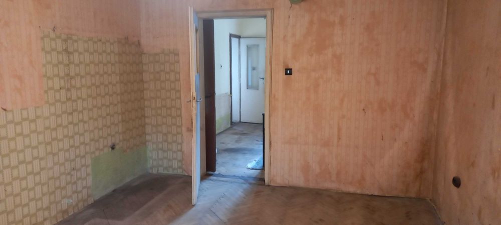 Продавам апартамент кв.Здравец