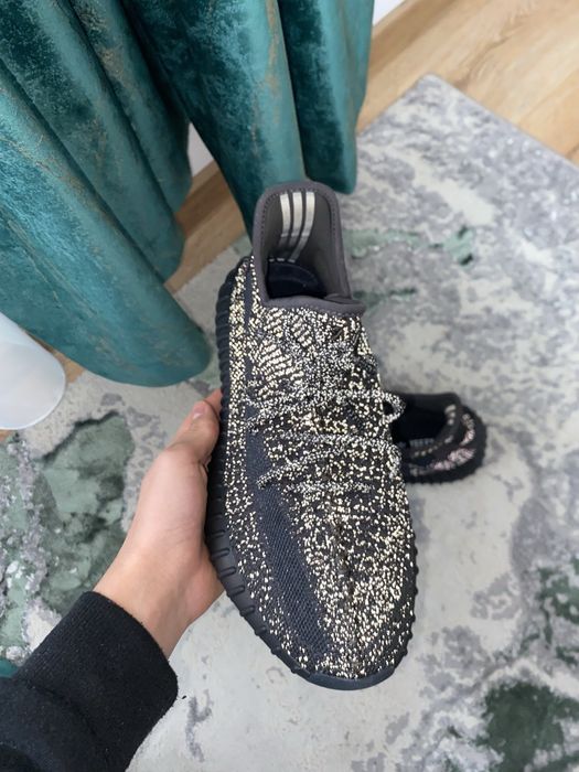 Yeezy boost refletive negrii 43 jumate