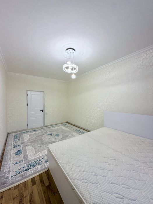 Чиланзар 13 2/2/4 комната зеркални балкон 1.5/3