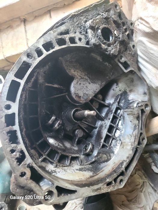 Karabka sotiladi nexia