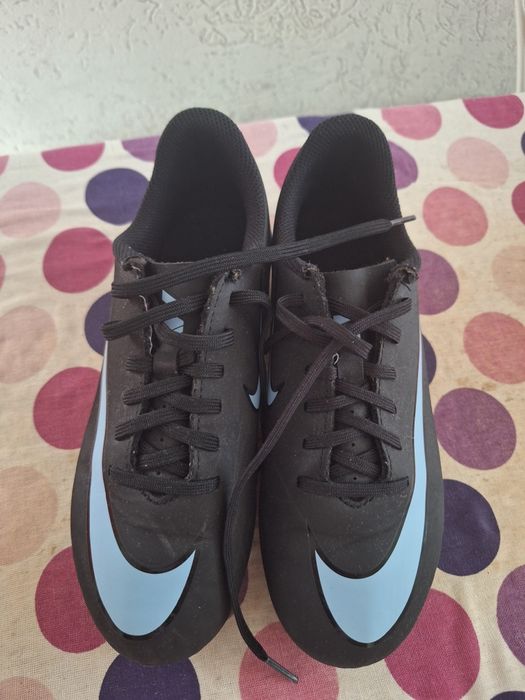 Ghete de fotbal Nike Mercurial marimea 35.5