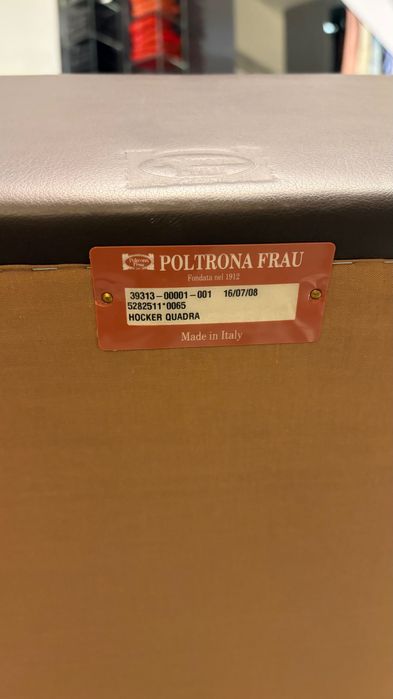 Кожен диван и табуретки Poltrona frau