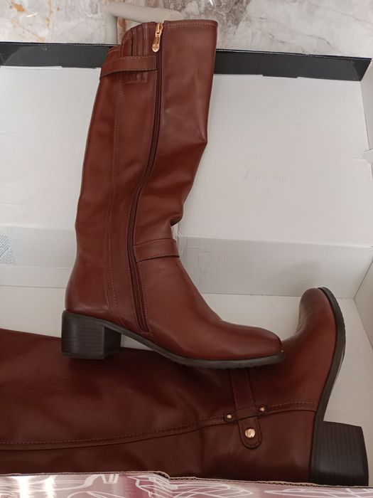 Продам весенние сапоги 38 размер