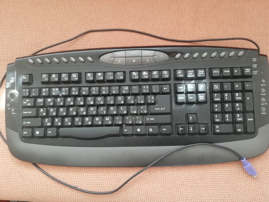 Клавиатура за настолен компютър