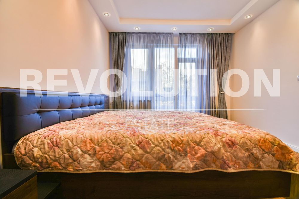 Дава се под наем Тристаен апартамент в София, Център - 110 кв.м за 1450 € - Снимка #4