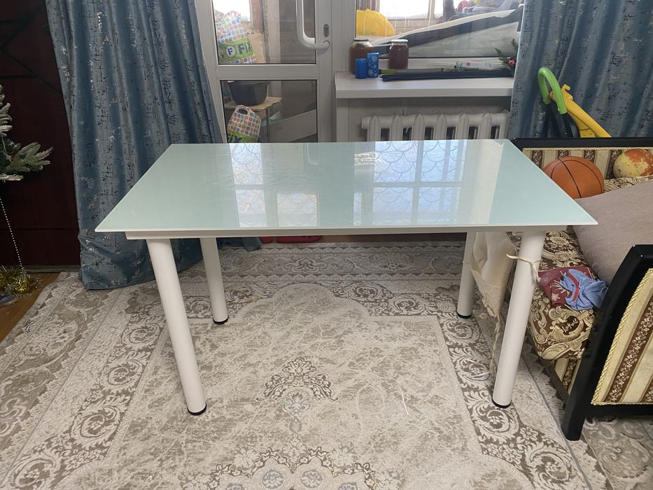 Продам стол кухонный стеклянный