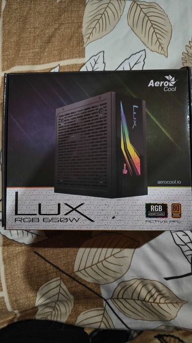 AeroCool Lux RGB 650W захранване