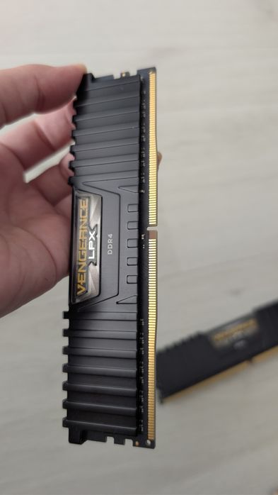 Corsair Vengeance LPX 16GB (2x8GB) DDR4 2400MHz Dual Channel