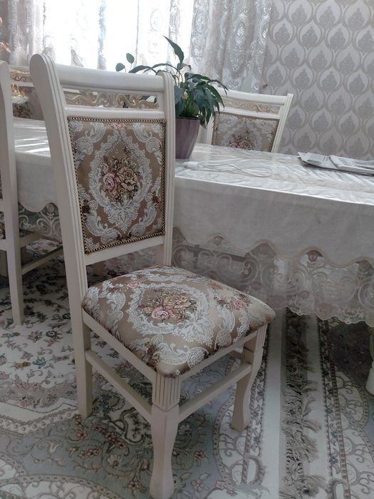 Стулья сатылады.