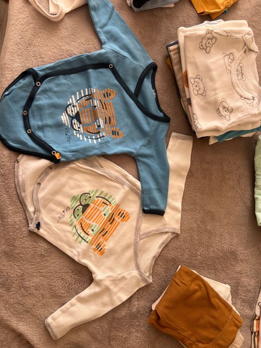 Лот бебешки дрехи 0-3