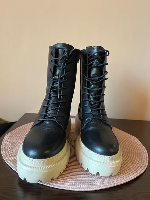 Нови кожени боти