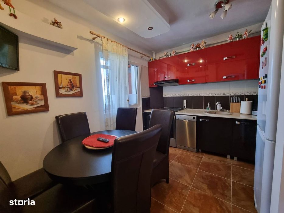 Apartament de vânzare cu 3 camere, cu loc de parcare — fotografia 1