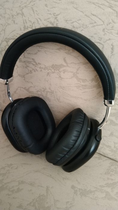 Наушники Hoco есть Bluetooth