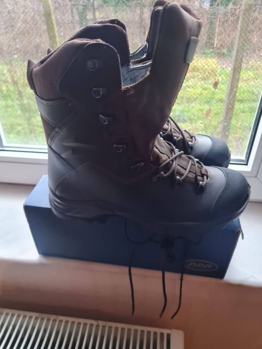 Bocanci piele mărimea 42 și 43