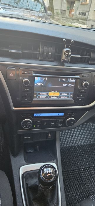 Тойота Аурис 2.0 126 коня