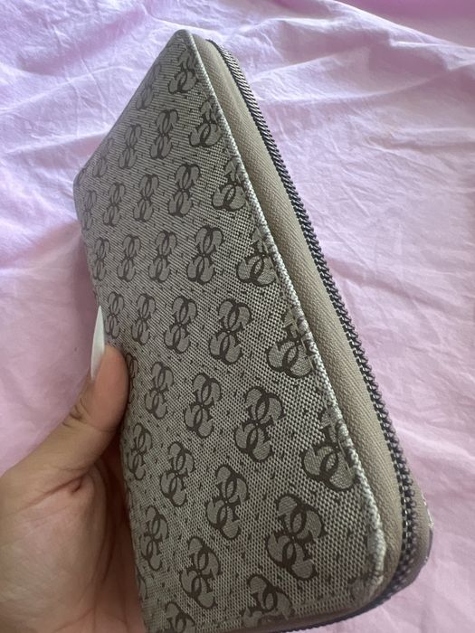 Guess портмуне чисто ново