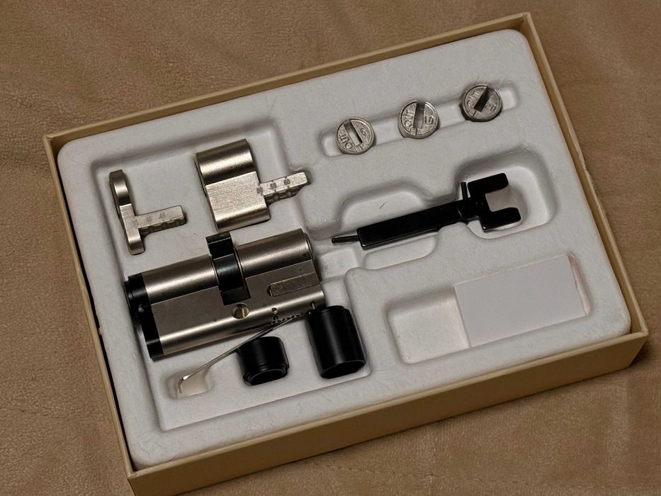 Умна Ключалка Yale Linus Smart Lock