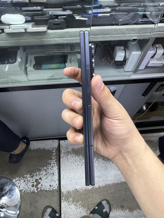 Samsung Z Fold 7 12/512 gb Vietnam holati yaxshi